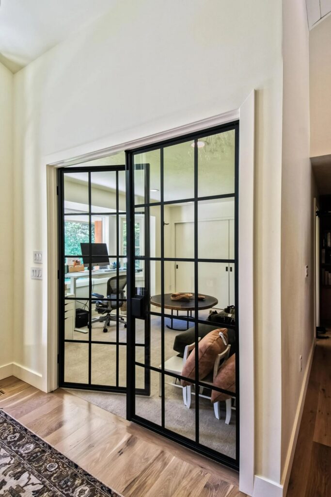 Silver Springs with door half shut