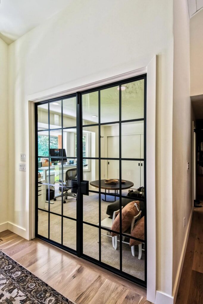 Silver Springs with doors shut