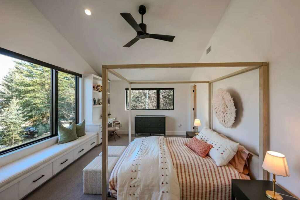 Silver Springs 2023 guest bedroom